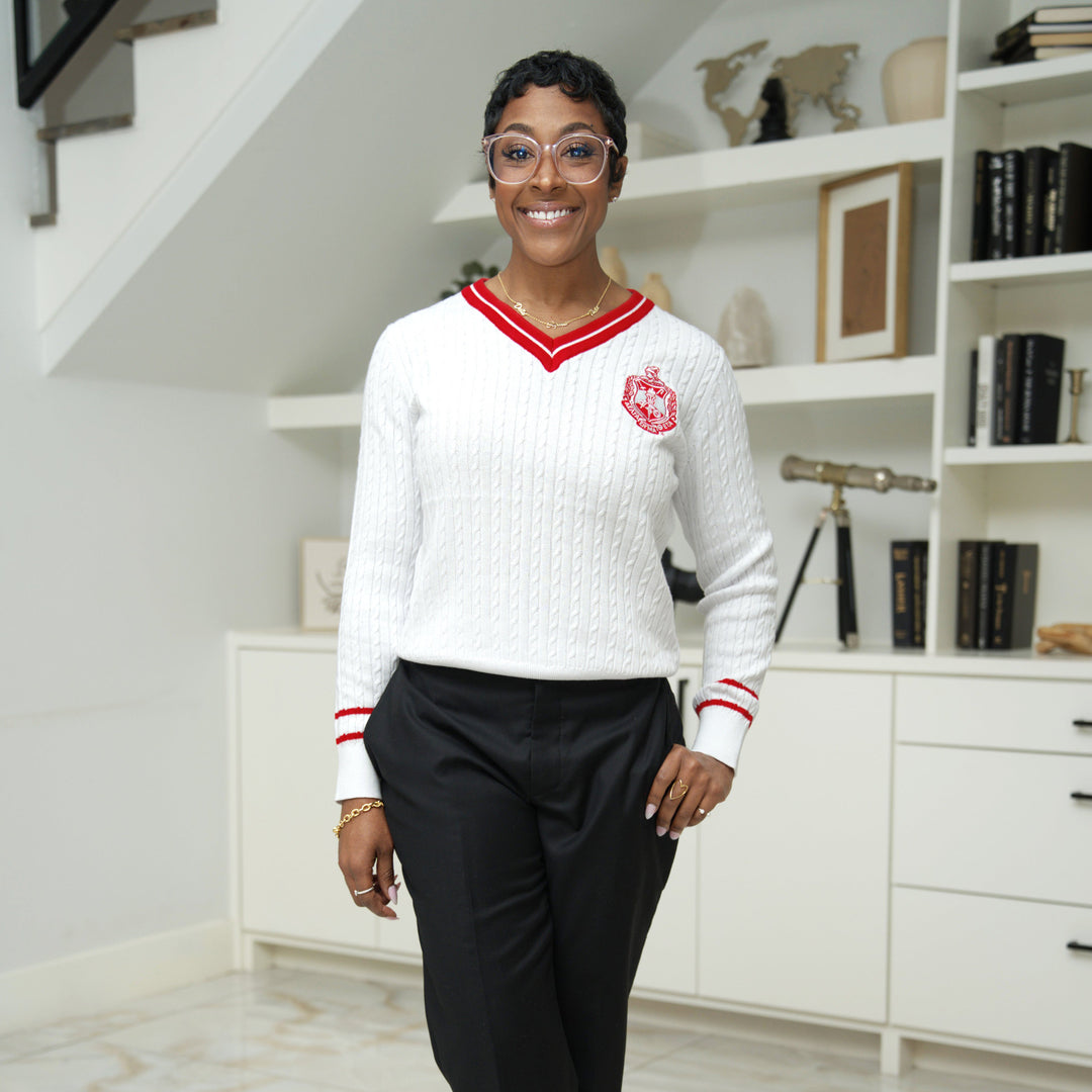 ΔΣΘ White V Neck Sweater