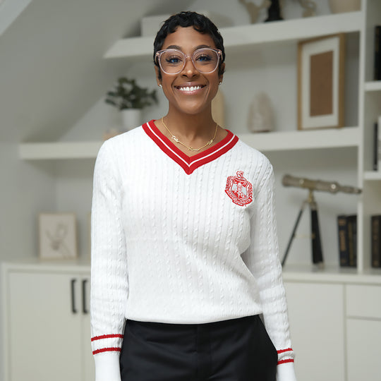 ΔΣΘ White V Neck Sweater
