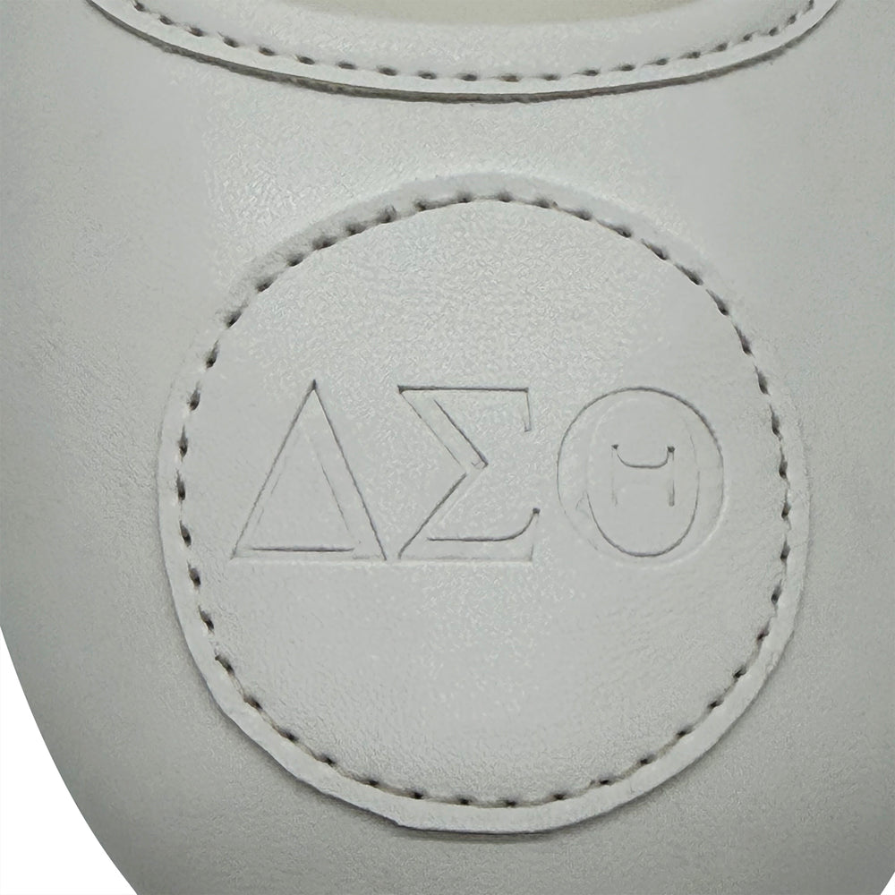 Uninterrupted White Δ Flats