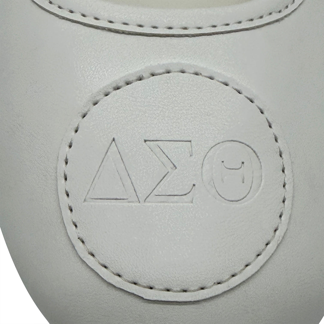 Uninterrupted White Δ Flats